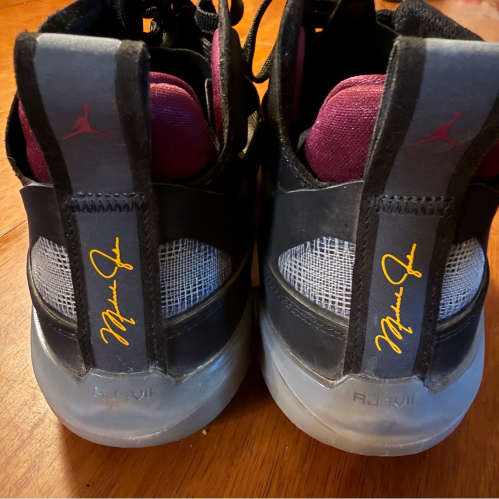 Nike Jordan Black/Burgundy Air Jordan XXXVII Shoe Men’s‎ Size 9.5 - Picture 4 of 9